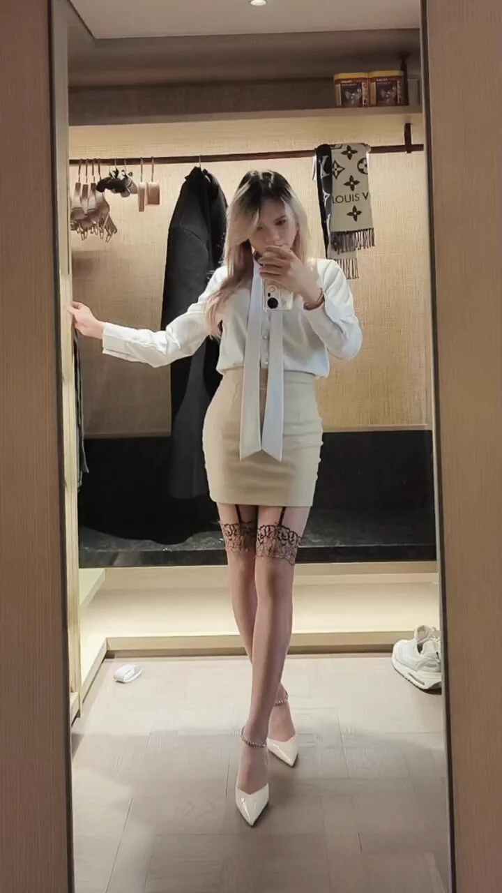 老板让我晚上到他房间加个班，有个加急项目~#上海ts #ts https://t.co/ono9swPLwk