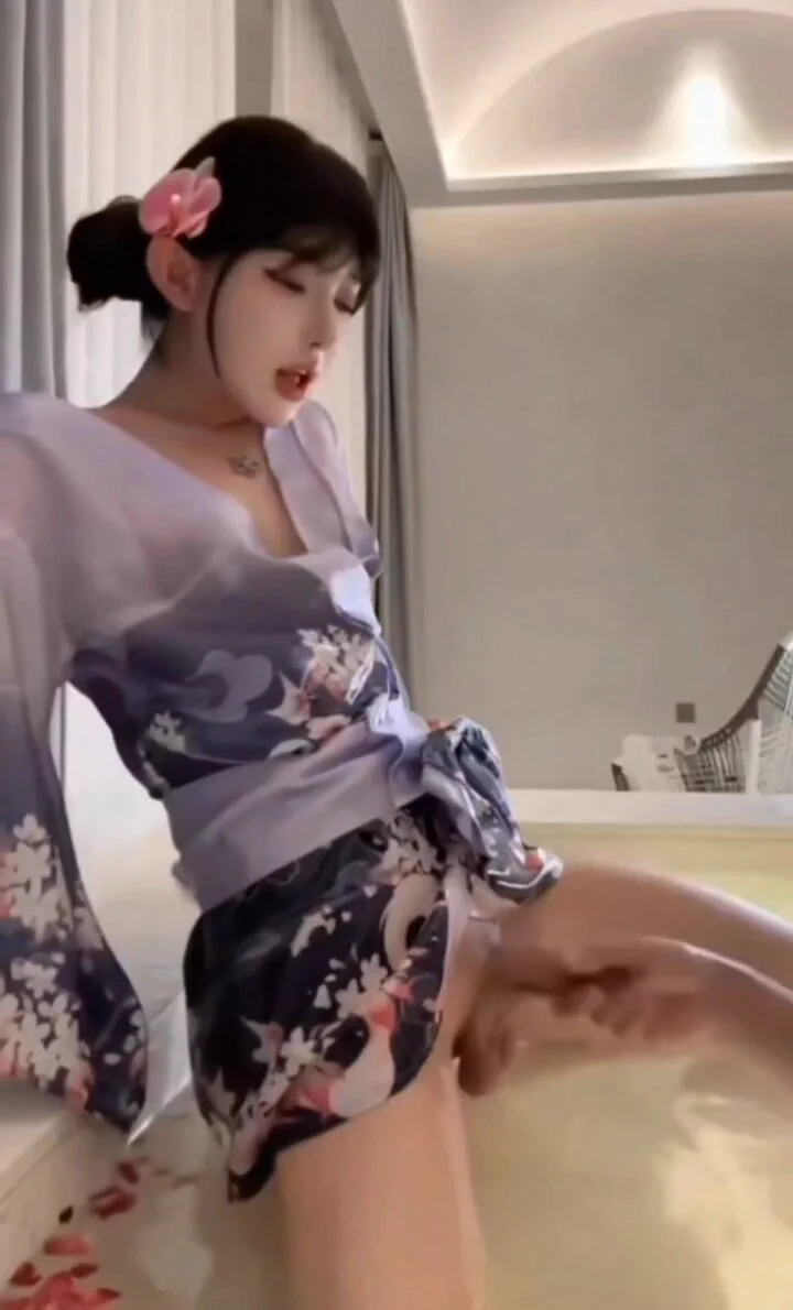 本人整理了一些Ts伪娘圈大佬的完整版视频!例如《惠奈酱》《张思妮》《小舞》《小薰》 还有本人的资源!以及国内外好看的伪娘小姐姐!私聊推特一律不回要看完整版电报纸飞机私聊领取方式🌸：https://t.co/E2Zk7LeMVt暗号：男娘 https://t.co/xVXVi08GNt