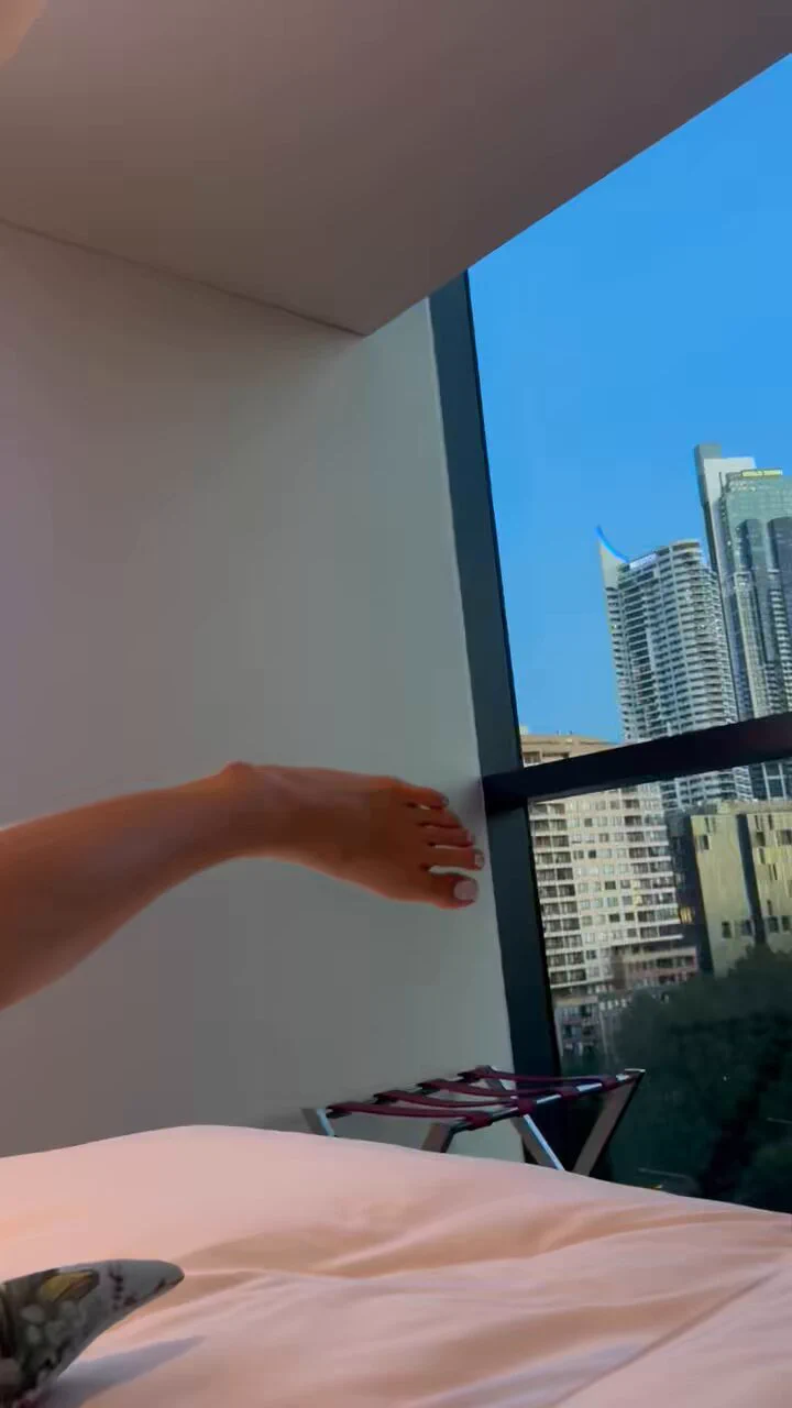 悉尼能不能来个人带我去玩车啊搁酒店炒股炒币看盘一天没出门好无聊啊啊啊啊我的兴趣就那么几个玩男人、玩股票、玩车能不能来个能玩的 https://t.co/kU8QX9Yizf