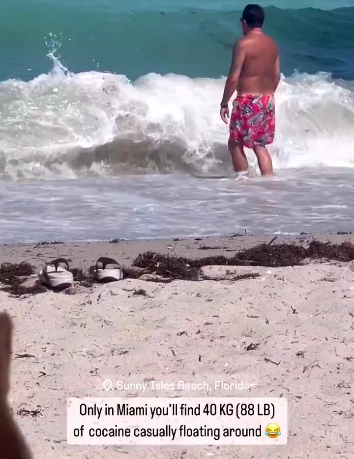 40kg of coke washes up on Miami beach https://t.co/PK812qUzR9