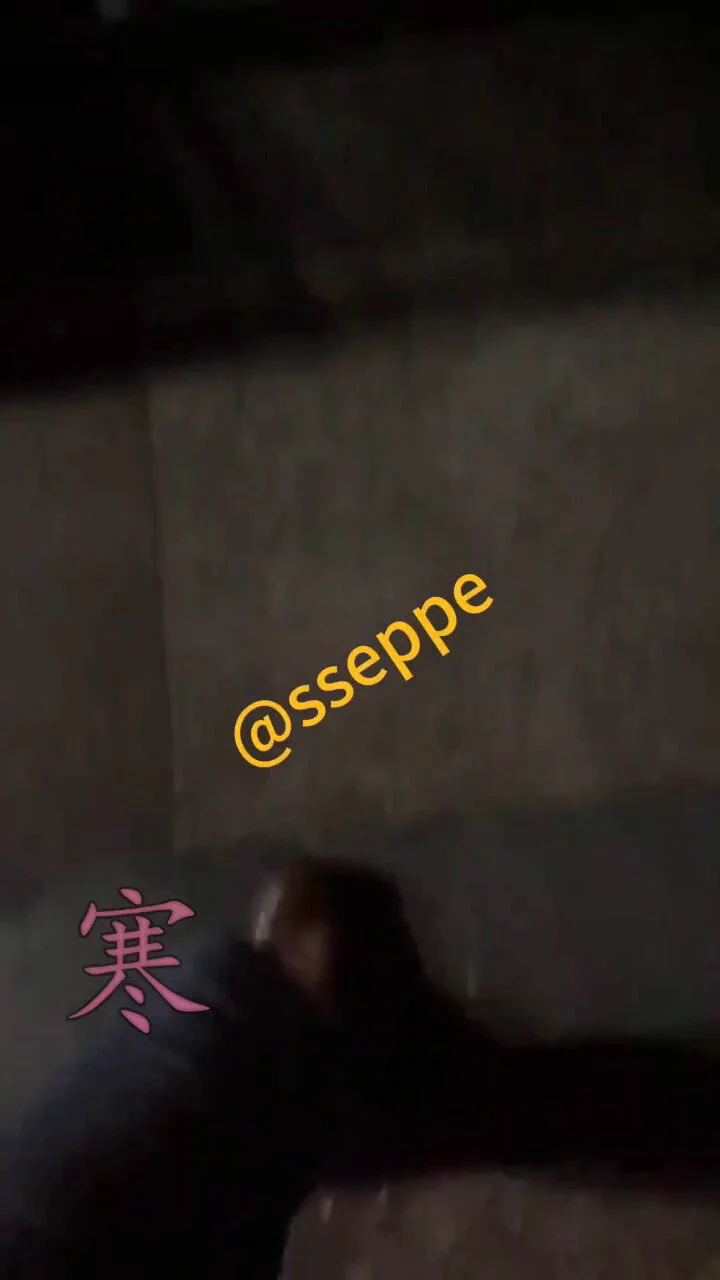#江苏 昨晚去拍洗浴按摩店,差点被几个女技师揍。朋友说这个按摩店挂羊头卖狗肉,两佰就有全套服务,看她们这么害怕的样子,估计朋友说的没错。什么时候一定要去体验一下,回来再给兄弟们报告。 https://t.co/qwbShc99eX