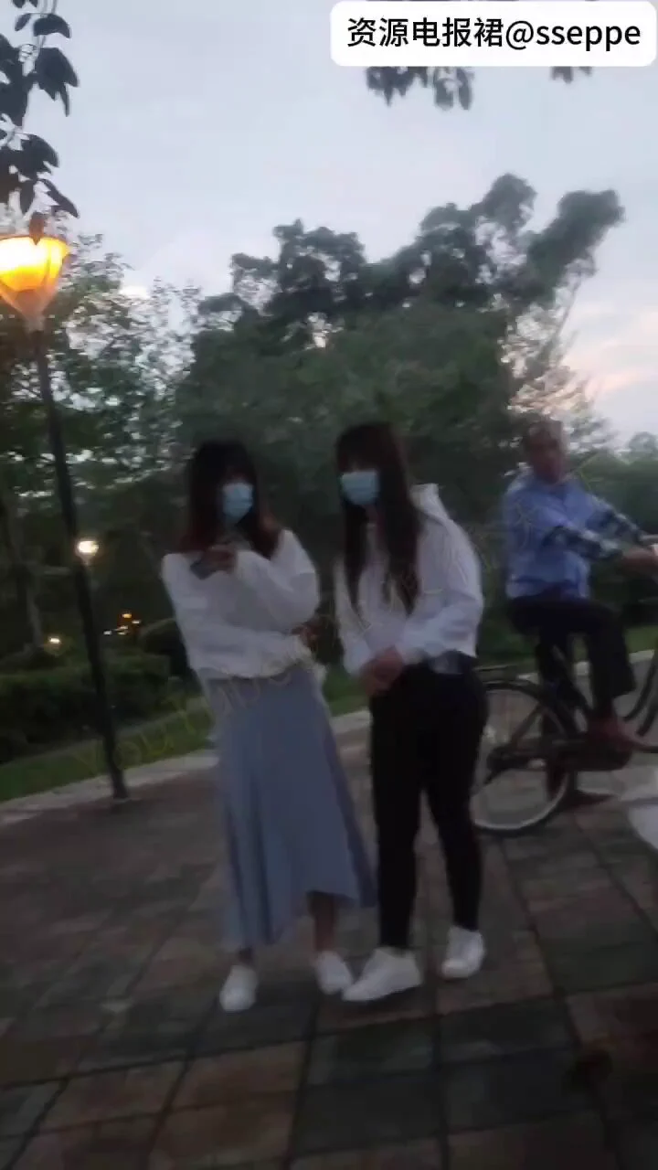 脱衣服还要再加五十,站街女根本就没有服务质量可言。 https://t.co/7UrSIvFRuN