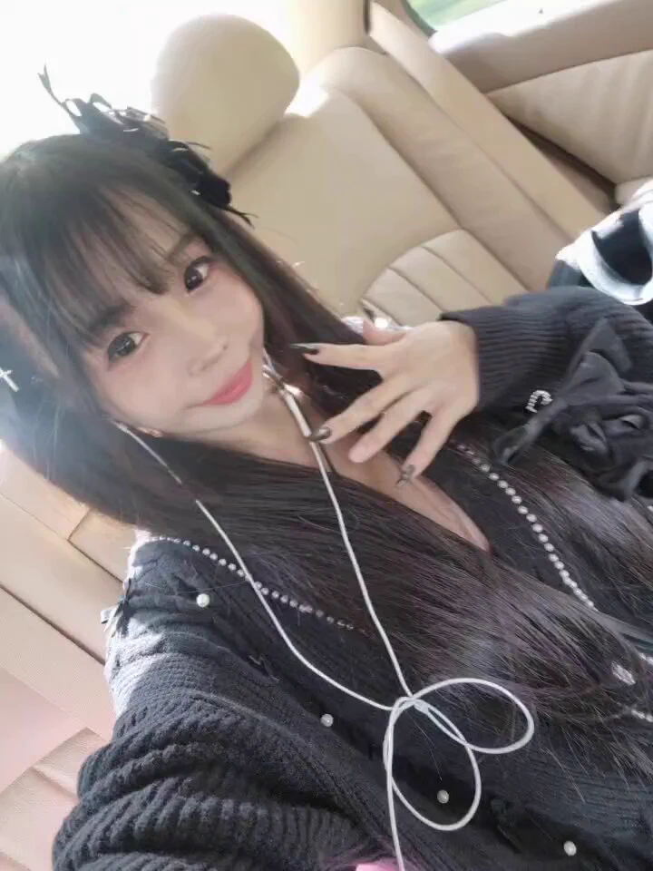 要看更多作品的来追这个帐号！ https://t.co/9yKR0BndwX