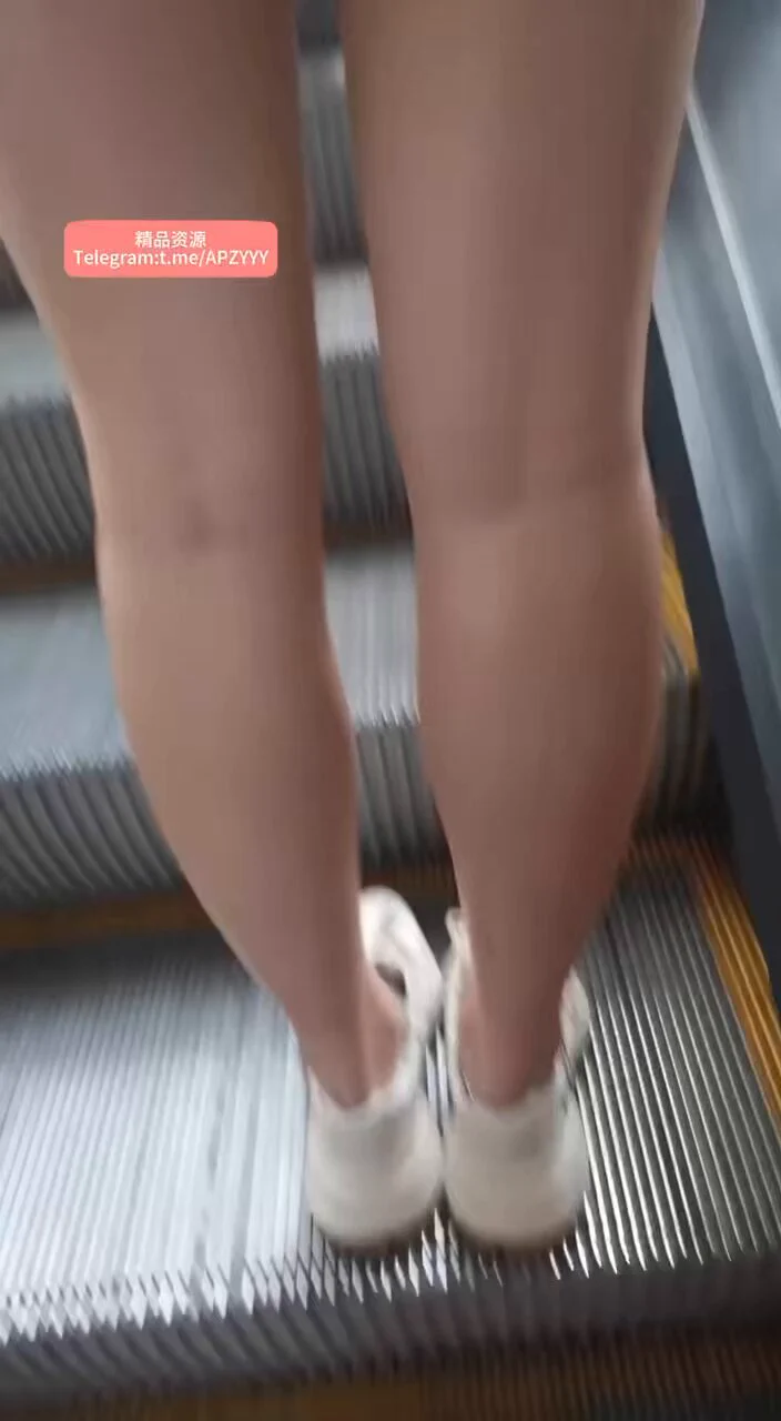 ✨对这种包臀裙美腿骚女完全没有抵抗力 直接喷射在屁股大后上面 美女回头看下马上逃跑👉: https://t.co/66XjbXwijt https://t.co/qZKo4FJsoQ