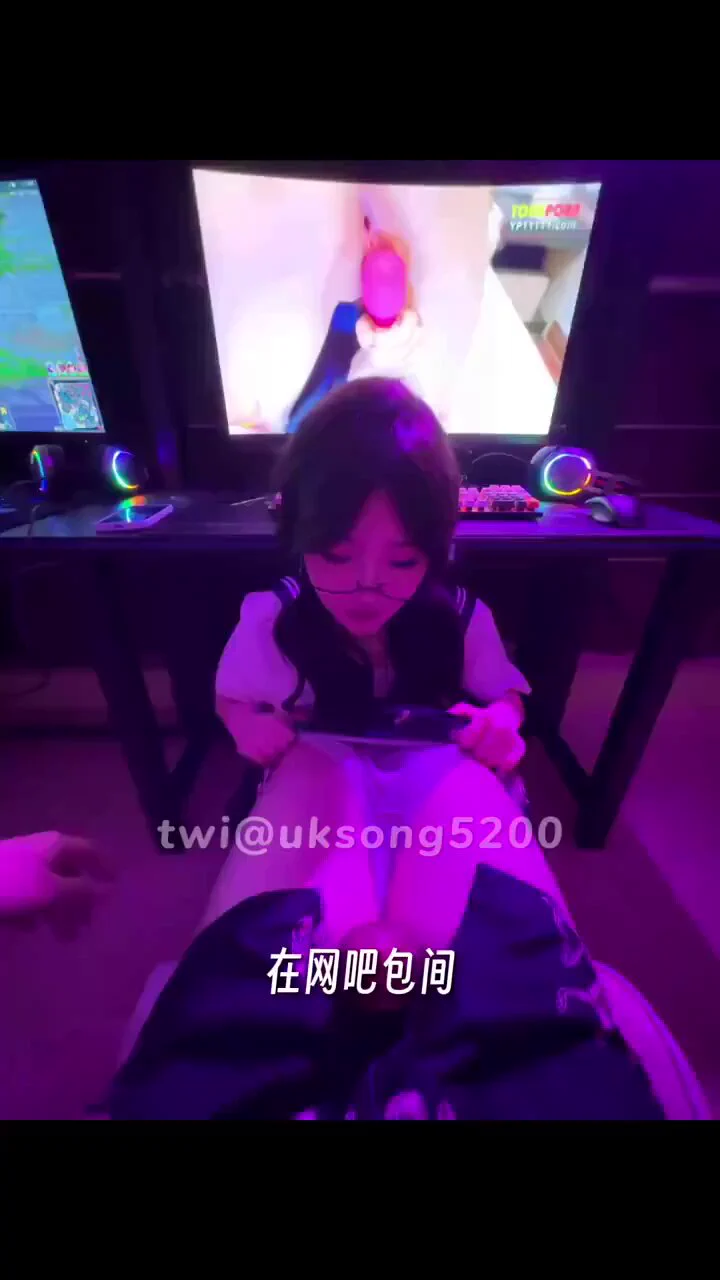 这是真的极品，颜值超高，骚的一批，浑身透着狐狸的媚气，主动解开主人的裤子，嘴里含着大鸡巴，眼神挑逗着，手上也不闲着，这谁顶的住啊，身材太顶了🔞因时长限制🔞 ☁️完整版已放主页进电报群观看☁️ https://t.co/lJaBSDyiQe