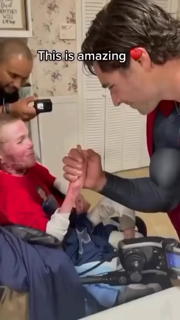 The best reel that I’ve seen💖
Be someone's hero! 💪

 https://t.co/dRqxZcATti