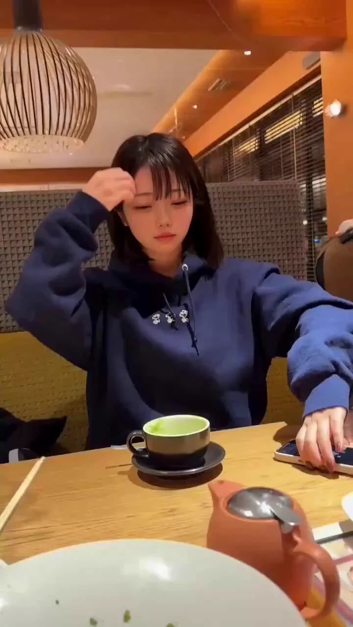 これでフォロワーさんが増えました最後の顔めっちゃやばい🤣 https://t.co/KpcW3Oj8gY
