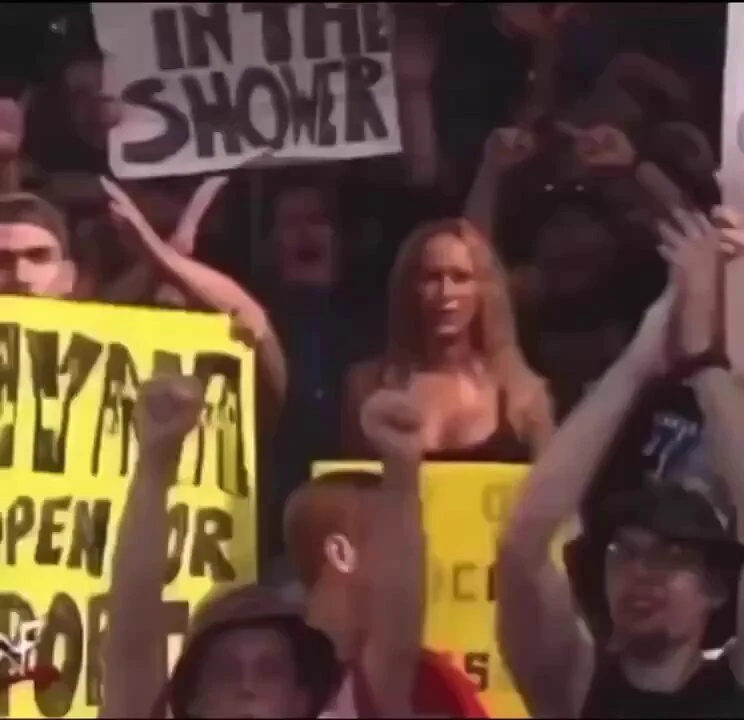 90s WWE was WILD https://t.co/qLELzj3llh