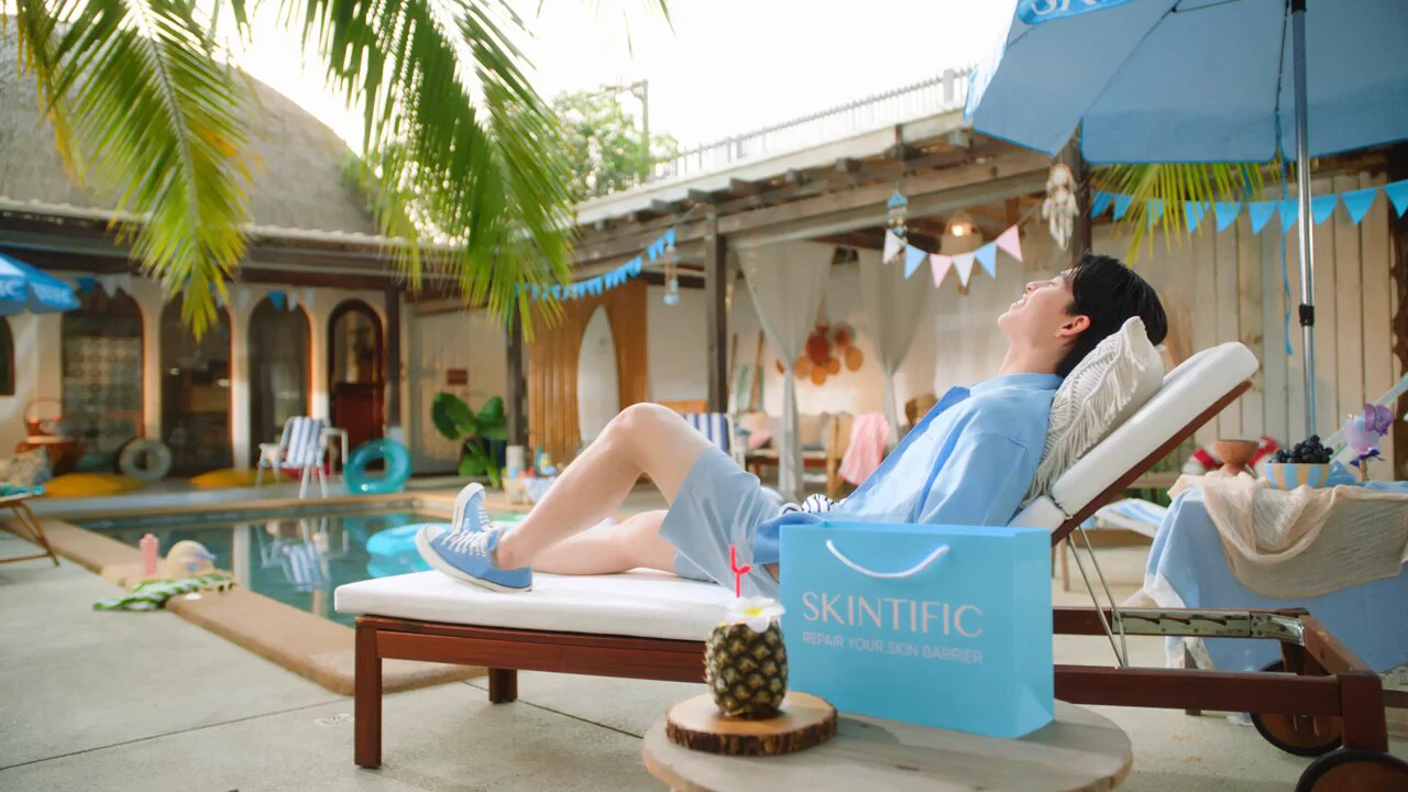 🫧 FACE OF SKINTIFIC SUNSCREEN — POND & PHUWIN 🌤️ท้าชนทุกแดด จะกี่องศาก็ไม่กลัว!ด้วยทัพกันแดดจาก SKINTIFIC ที่ครอบคลุมได้ทุกสภาพผิว ไม่ว่าจะผิวแบบไหนก็ใช้ได้ได้รับการรับรองจากผู้เชี่ยวชาญด้านผิวหนัง ว่าสามารถป้องกันรังสี UV ได้เต็มพิกัด 🌞SKINTIFIC 5X Ceramide Serum Sunscreen 🩵 กันแดดสูตรผิวชุ่มชื้น ฟื้นฟู Skin BarrierSKINTIFIC MSH Niacinamide Brightening Serum Sunscreen 🩷 กันแดดสูตรผิวกระจ่างใสSKINTIFIC Light Serum Sunscreen 🤍 กันแดดสูตรลดริ้วรอยSKINTIFIC Matte Fit Serum Sunscreen 💜 กันแดดสูตรแมตต์ คุมมัน กันน้ำNO.1 กันแดดที่ปอนด์ภูวินทร์เลือกใช้SKINTIFIC กันแดดที่รู้ใจผิว ✨🛒 ช้อปได้แล้ววันนี้ที่ร้านค้า SKINTIFIC Official ทาง Shopee Lazada Tiktok Shop และร้านค้าชั้นนำทั่วประเทศ#Skintific #SKINTIFICTH #SkintificSunscreen#Sunscreen #ครีมกันแดด #SKINTIFICXPondPhuwin #SKINTIFICกันแดดที่รู้ใจผิว