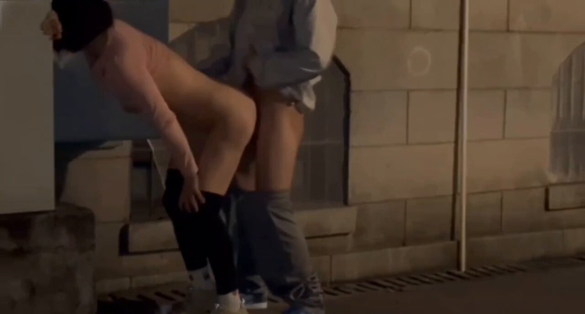 按要求完成金主爸爸的任务，当街撒尿，被路人后入 https://t.co/0ImiKkDmDg