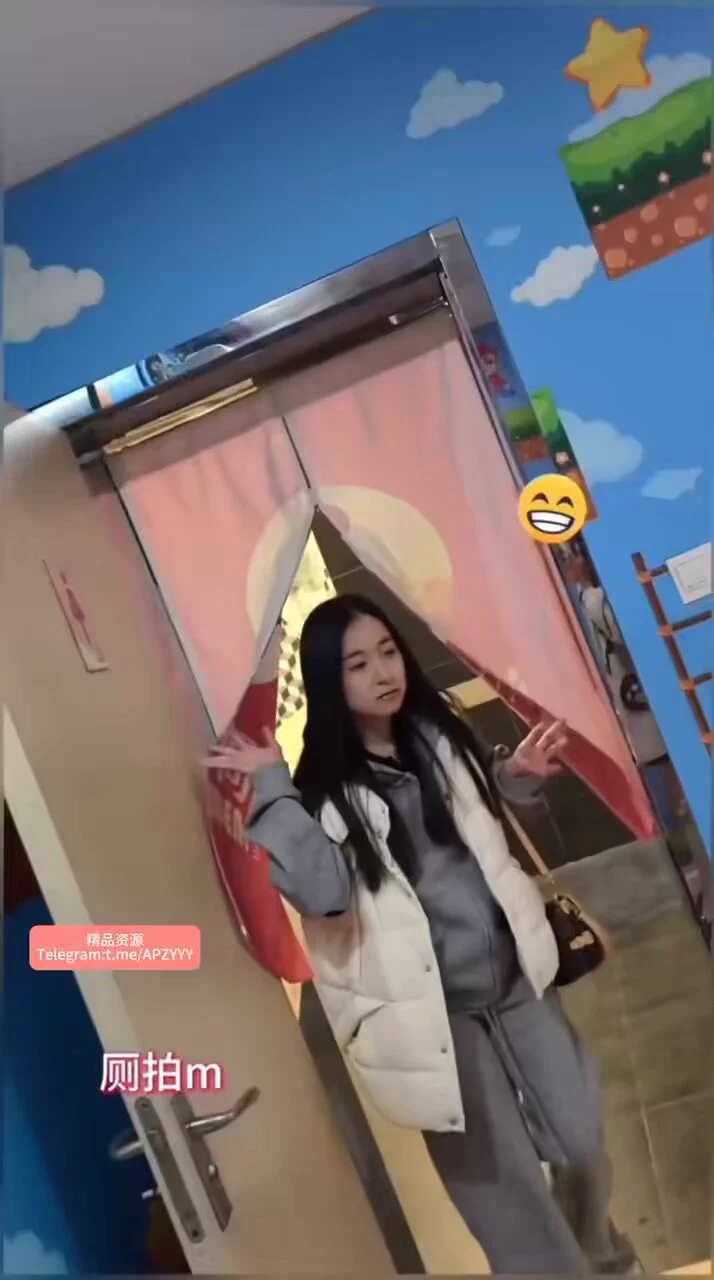 ✨两个清纯美女 无毛逼看的真的很清晰 边撸几把边拍 真的爽！👉: https://t.co/bW9DLknvDO https://t.co/VYjGEeTEUU