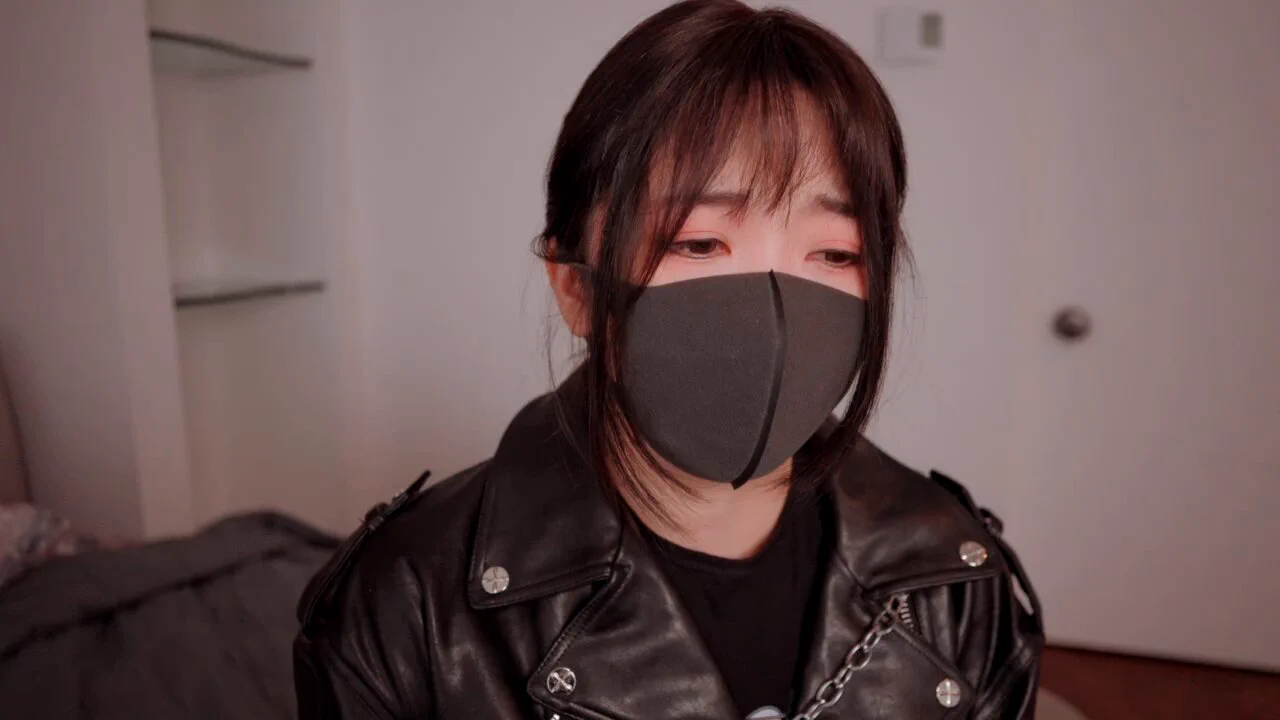 【同居的她】大结局上线啦，现在关注有机会提前观看番外小短片哦😋。三连抽十个会员免费看♥️♥️【Roommate】Finale dropped! Subscribe now to get a chance to view extra ep ahead of time! ♥️♥️ https://t.co/g45gGYpXf2