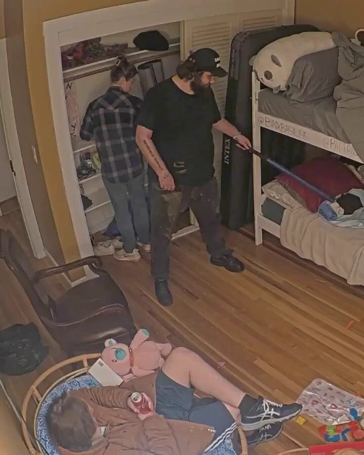 dude on a live tv show was antagonizing this girl and she crashed out https://t.co/lQ2lHlSAHC