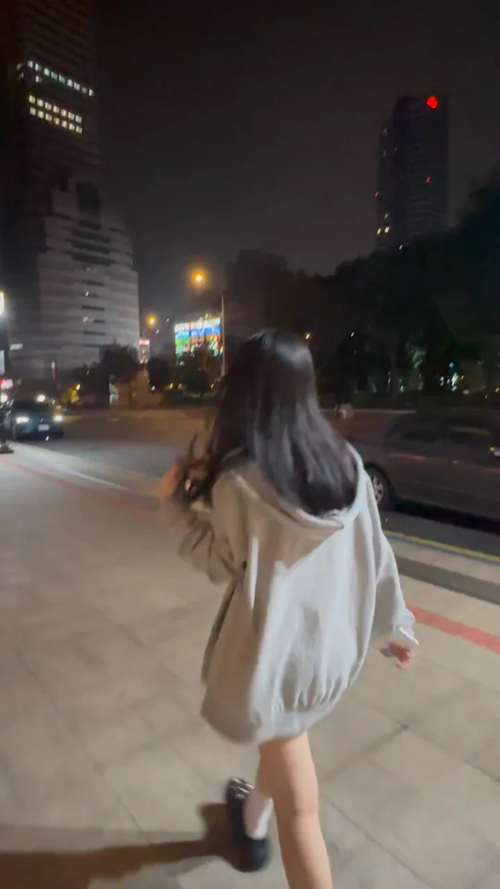 半夜跑出來 結果被騙了 現在在台北車站 有附近的學長約嗎🥲 https://t.co/KE0KgTtDw5