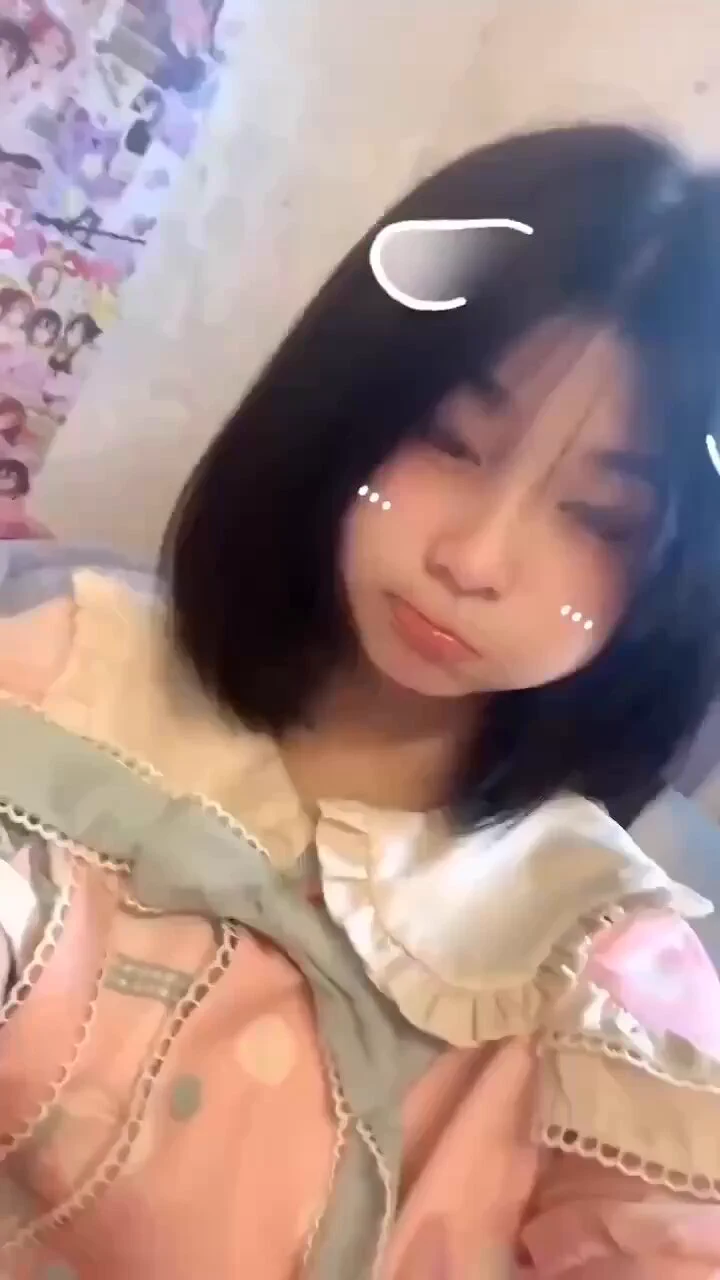 粉丝投稿萝莉颜值00后，爱露出的小骚货，男友投稿照片158张，性骚视频65段，叫床表情超刺激。对白清晰，一直要个不停，水超级多，欲求不满完整版在主页 https://t.co/VbrbWZhL7f