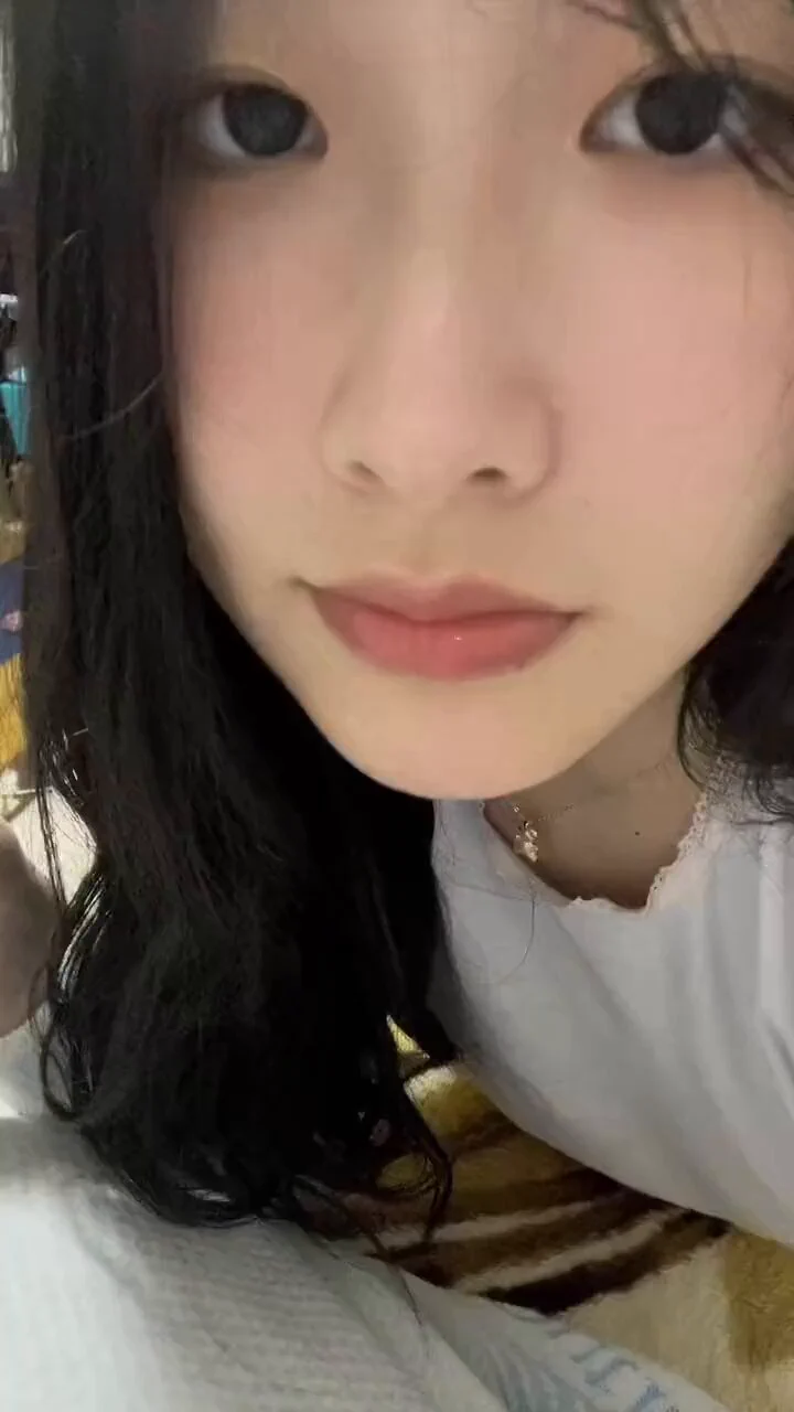 突然蹦出来好大两个扔子 https://t.co/DX3zDJUDkZ