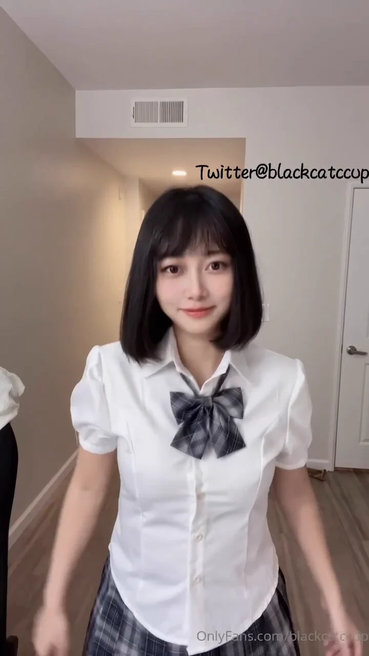 高颜值清纯少女朋友一定想不到在这里就是一只反差小狗#推特Of博主 #清纯完整版已更新评论区 https://t.co/cAIwHiHP1i