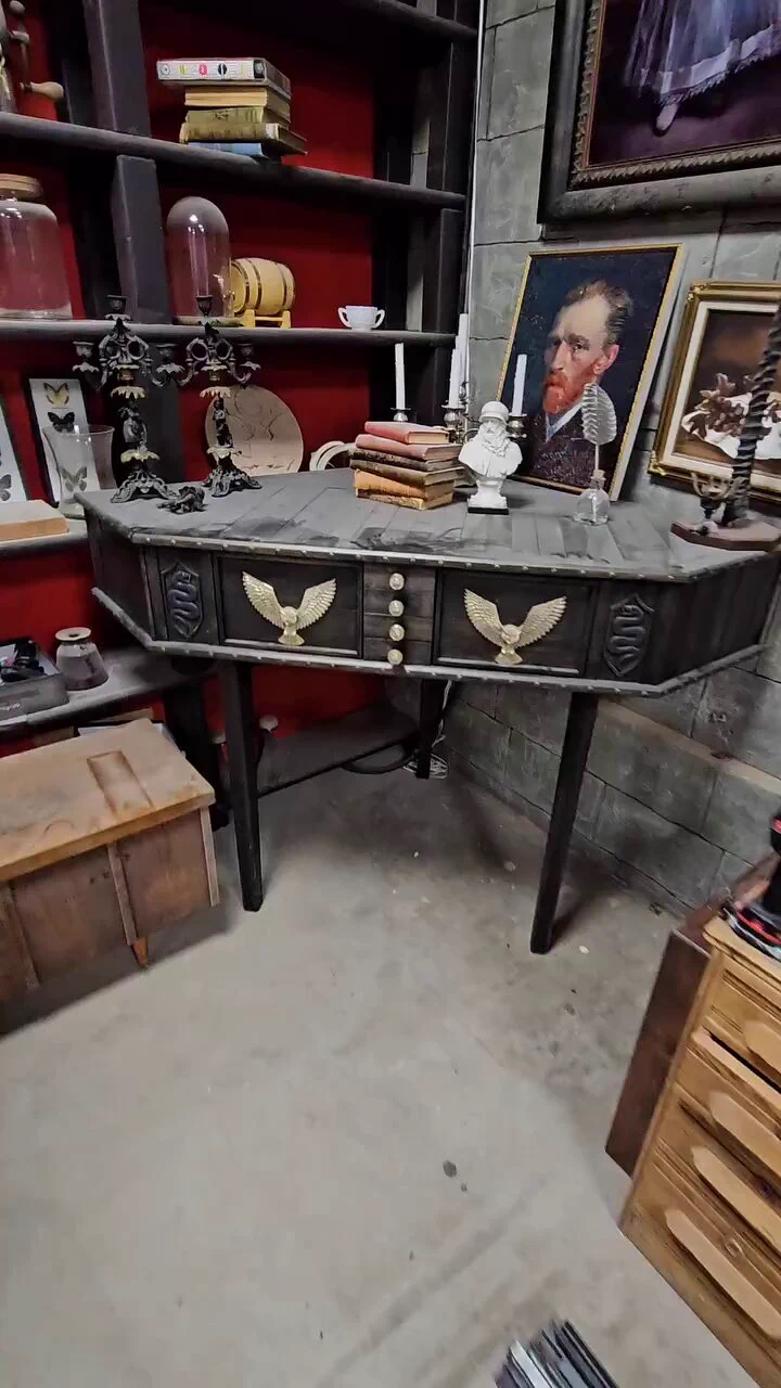 I think I just fell in love with a piece of furniture https://t.co/TQgisCoESA
