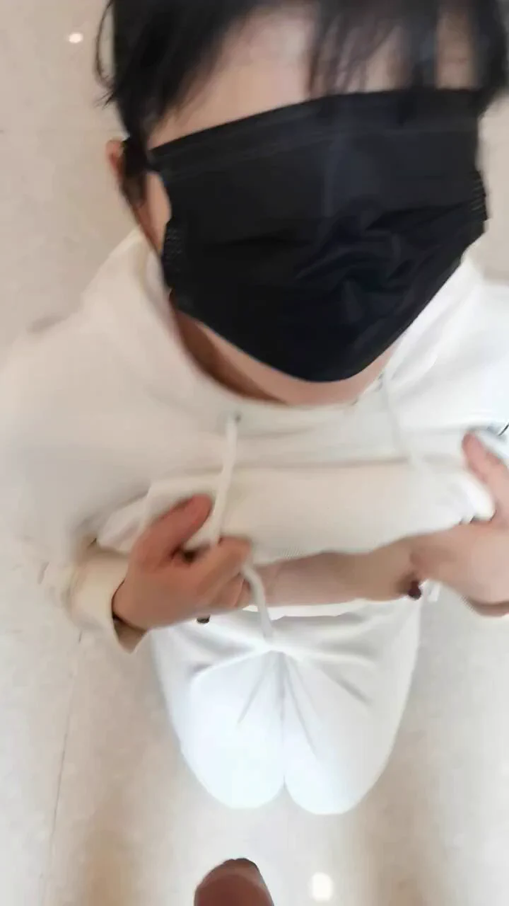 #调教 #露出 #母狗投稿，谢谢大大楼梯间露出调教！@luchu888888 @kssexxia @wqganenshi_ @Public_Catgirl1 https://t.co/5l0apqYObs