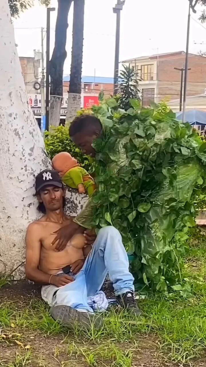 Parah bener lu bang 😭🤌🏻🤣masa bapaknya dipasang gituan hahaha https://t.co/1pTeTAz6Oz