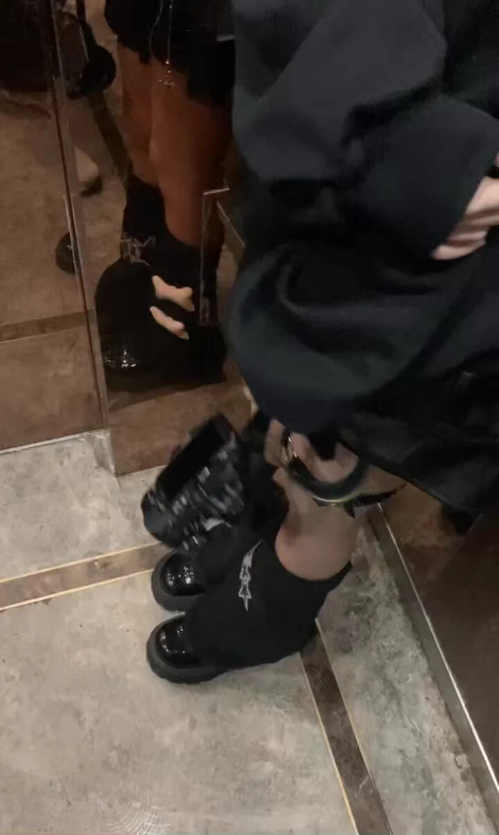 😎 卡哇伊甜美小母狗 翹起可愛小屁屁 讓主人爸爸後入完整版已放评论区电报群 https://t.co/xK8hKDRSzq