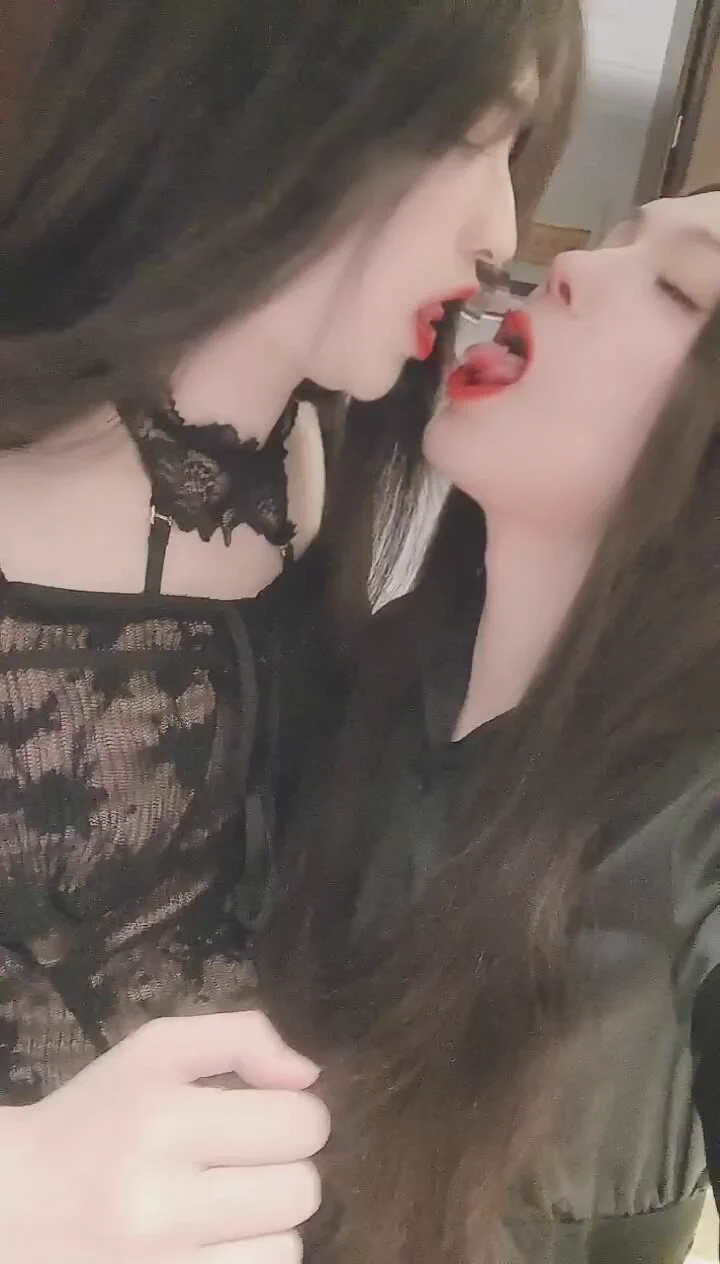 好爱接吻，好爱吃牛子🔥#无锡cd #南京cd #上海cd #杭州cd #宜兴cd #sm #调教 #cds@SexytoBaby@SexytoLady@SexytoDoll@SexytoGirl https://t.co/oM5IReqDod
