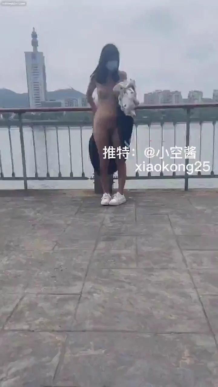 回馈新老粉丝福利，今日可免费观看📷我的所有完整视频，限时分享，（无门槛无收费项目）🚀直达链接：https://t.co/LUxS9t8RVe https://t.co/8P14iXrUtL
