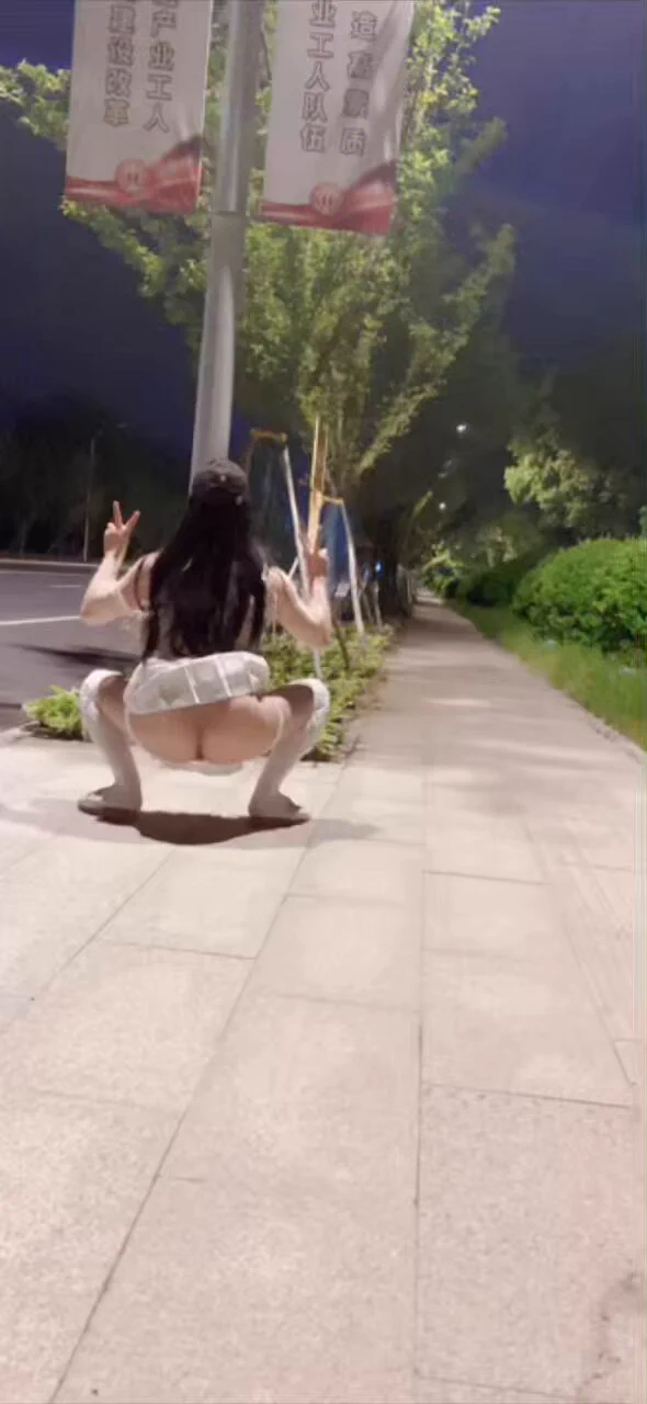 ♡马路上露出的小可爱一只！ https://t.co/tS1ymczCva