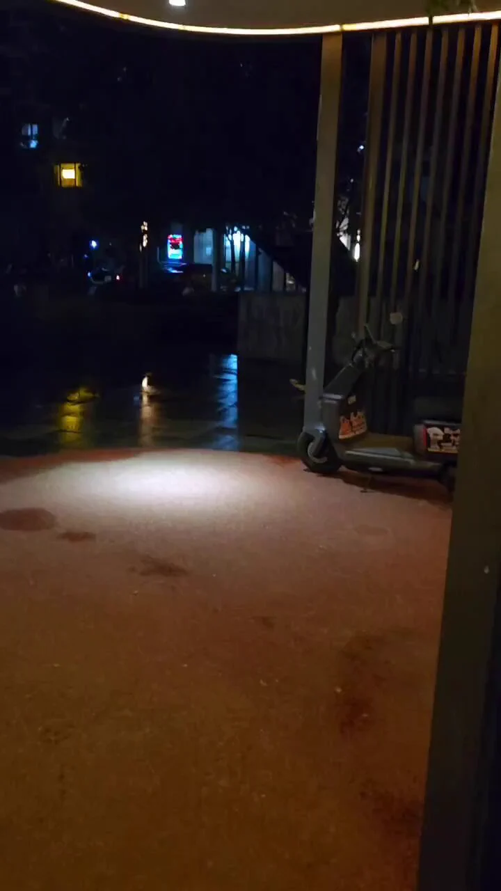 微露脸来一次露出 现在已经可以在公共场所肆意的吃鸡了 ？顺便来一段足交回馈粉丝@luchu888 https://t.co/ysijnRayHY