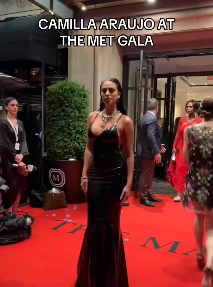 Who invited an OnlyFans girl to the met gala 🤣💀 https://t.co/uJIy4DIuDJ