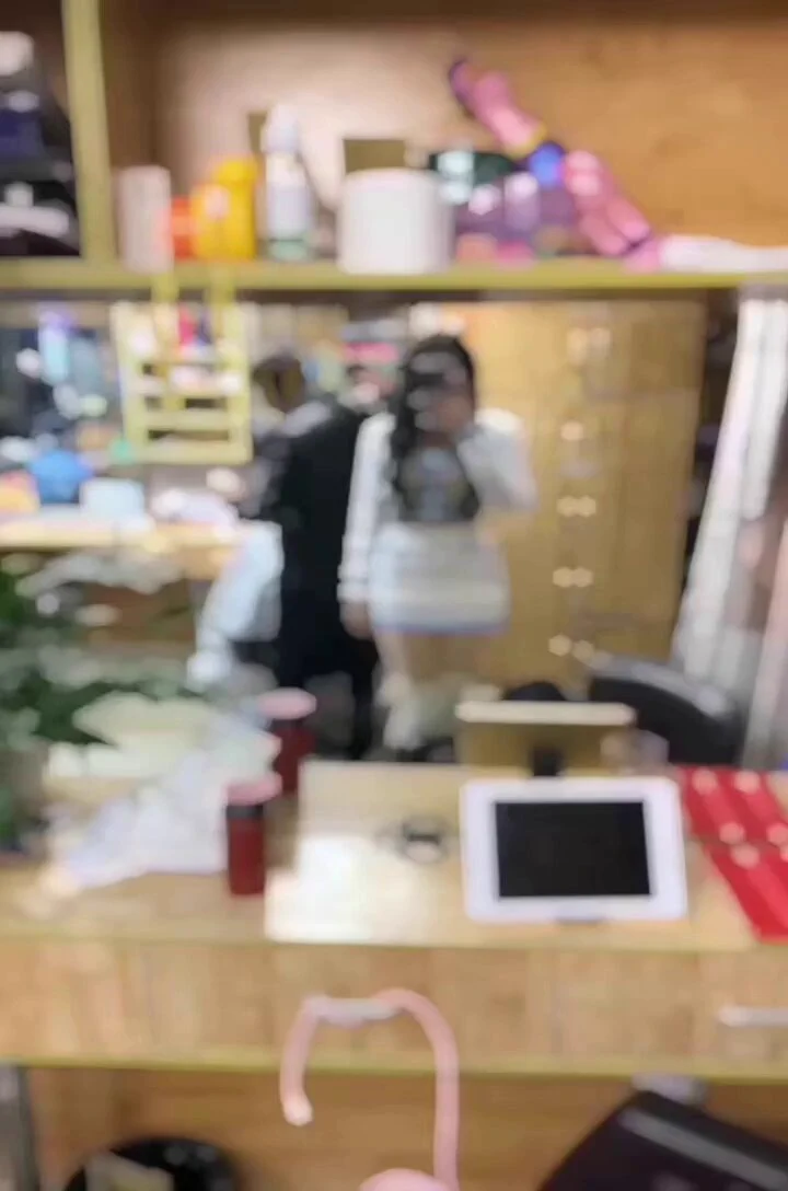 一个小哥哥要定制视频，害怕不是本人，昨天给他专门录了一个，喜欢这个身材吗宝。标准九头身的@WaecMax @MaecMax @DaecMax @GaecMax @QnewHome @SnewHome @GnewHome @DnewHome https://t.co/DHUkO9LdtT
