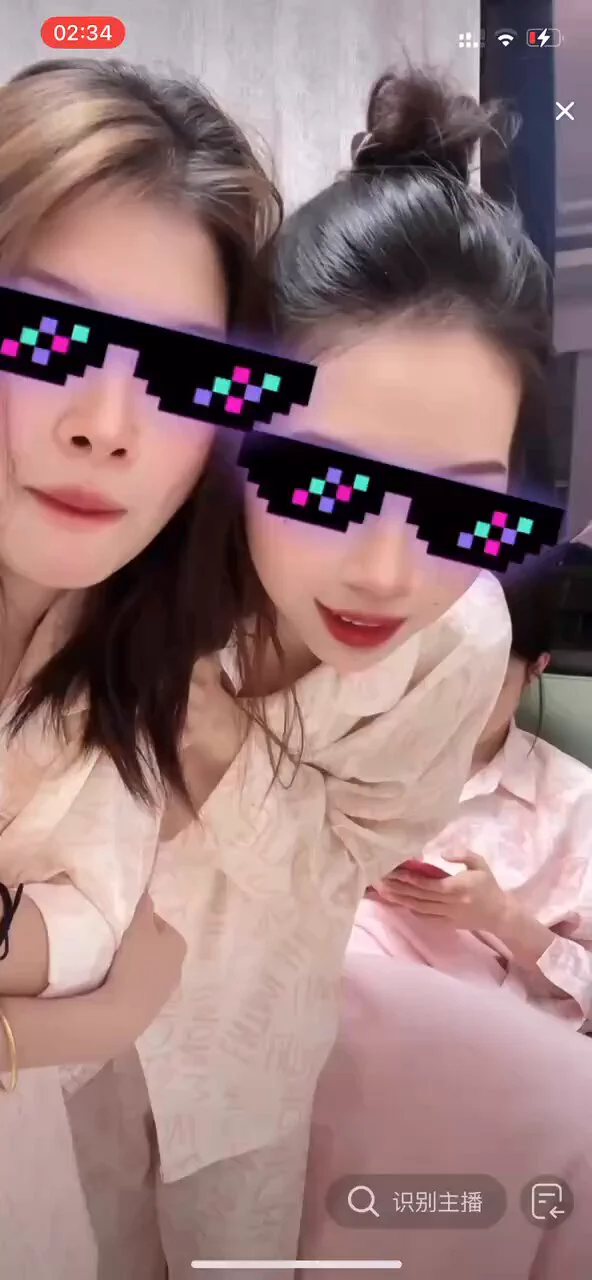 闺蜜的奶头是那种小小的 这种的最好舔了 https://t.co/iRkINZwT41