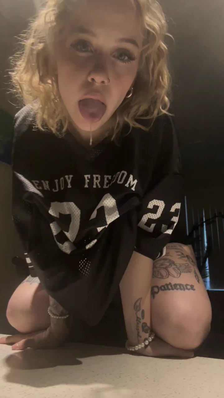 chudai 🥵 https://t.co/xfUMO0Cq75