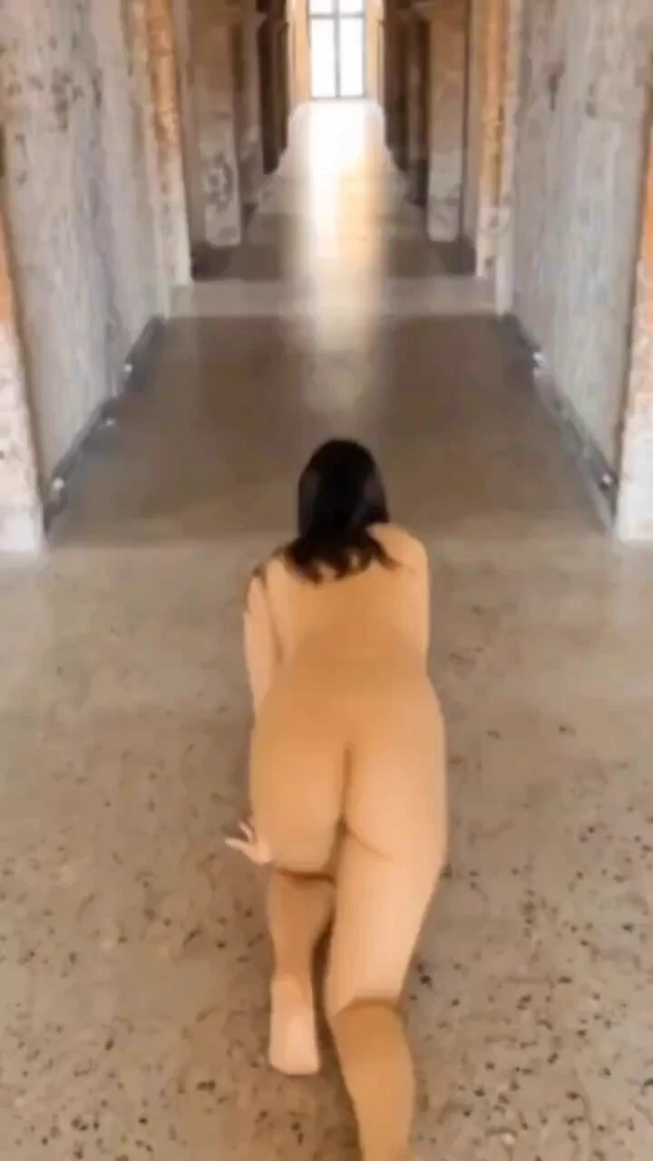 当赤裸着身体爬过这条暗道我感到的不是尊严的践踏而是心灵的解脱#露出任务 https://t.co/Ml4xiUQNbe