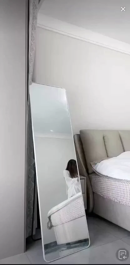 又是一个被镜子出卖的主播 https://t.co/pa3qYMVhHp