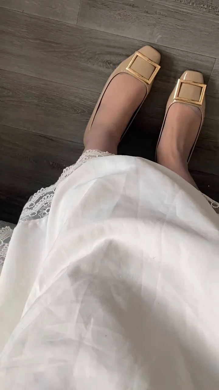 走啊，出门，***！#人妻少妇 #丝袜臭脚 https://t.co/A0jIvb9SHD