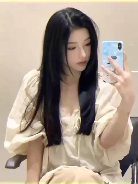 🌈沪🔝纯天然气质零整脸         杏脸桃腮 浅淡春山  柳腰 马甲线  酒杯腿  168cm x 95斤x D • 电商签约平面模特• 02年 艺术院校设计系 会油画 手绘 谈吐得体  性格温柔书卷气是最好的香水Tg🛰️全国在线看图群交流群精彩反馈在内☞:https://t.co/1EtWkoaiGg https://t.co/cWfHOYE9uO