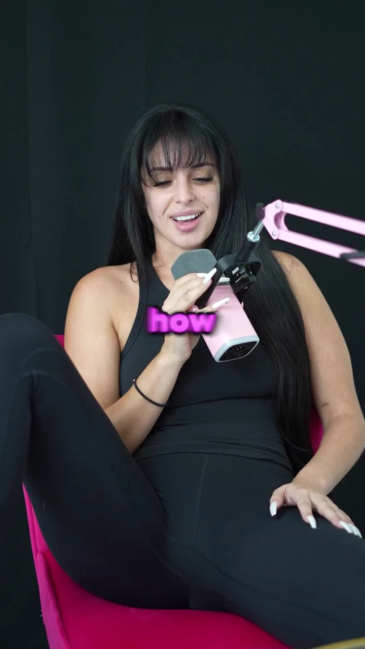 Camilla Araujo asks little person if it’s big or not 😭 https://t.co/uAkOgiVk3a