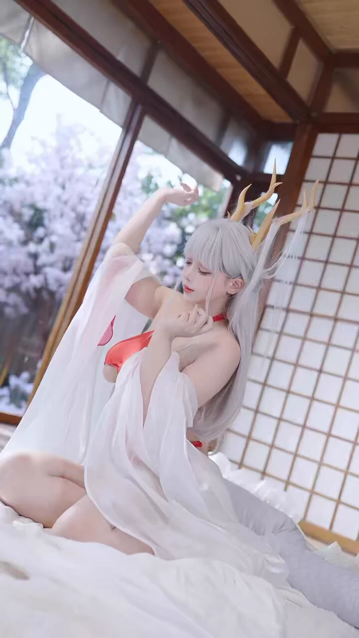 Should we go and greet the returning commission team? We can relax again after that~#AzurLane #Shimanoto #Cosplay #Coser #アズレン #碧蓝航线 https://t.co/VYHK7dh17r