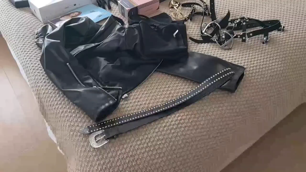 线上聊了好久的妹子～民宿约线下了准备工作📷 道具备的齐齐的 她到自己先爽上了👿📽Full video on the way～投稿💌：@SexytoBaby @SexytoLady@SexytoDoll @SexytoGirl https://t.co/B0xi0a8Kbo
