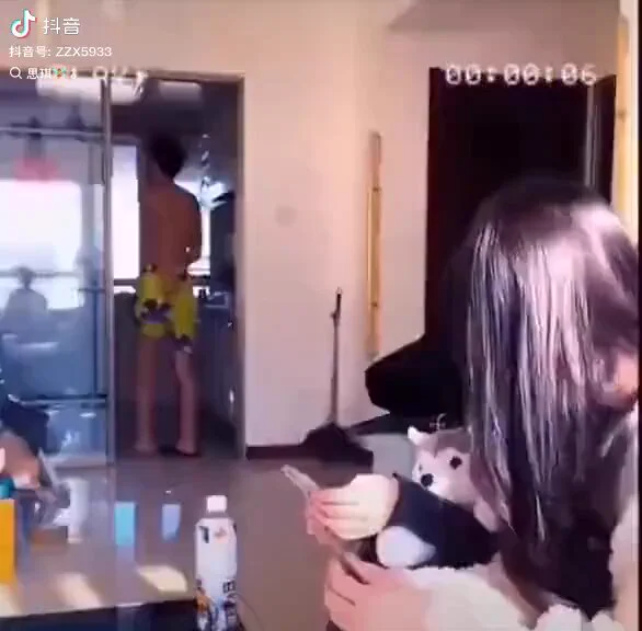 大型社死二重奏，兄弟情深啊🤣🤣 https://t.co/VwAbjSrD3E