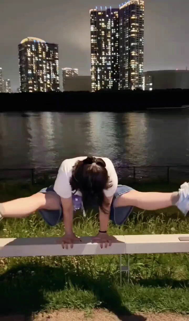 帅不过三秒... https://t.co/OfF3yIE1ft