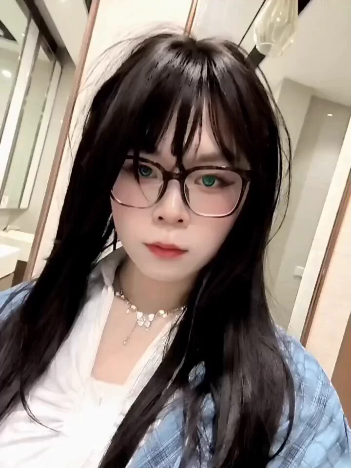 完成露出任务前的装备检视#男娘 #露出 #femboy #伪娘 https://t.co/PDIzVBP5rO