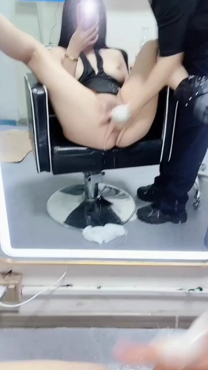 高潮喷射出来的距离取决于憋尿加刺激程度，老粉都知道我历史最高喷射记录是五米远！之后在也无法超越 https://t.co/YsPnGgWncn