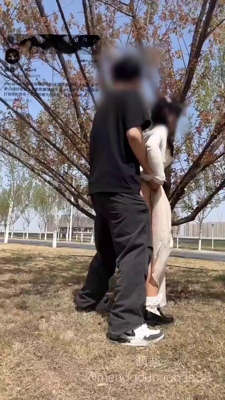 被拉到哥哥路边爆炒惹＞𐋣＜后面被发现啦就拿着手机走了⸝⸝ ˙ϖ˙ ⸝⸝@Daguidiyi @Xiaoxiaofoer @ToukaYuan https://t.co/fTilHmHm2h