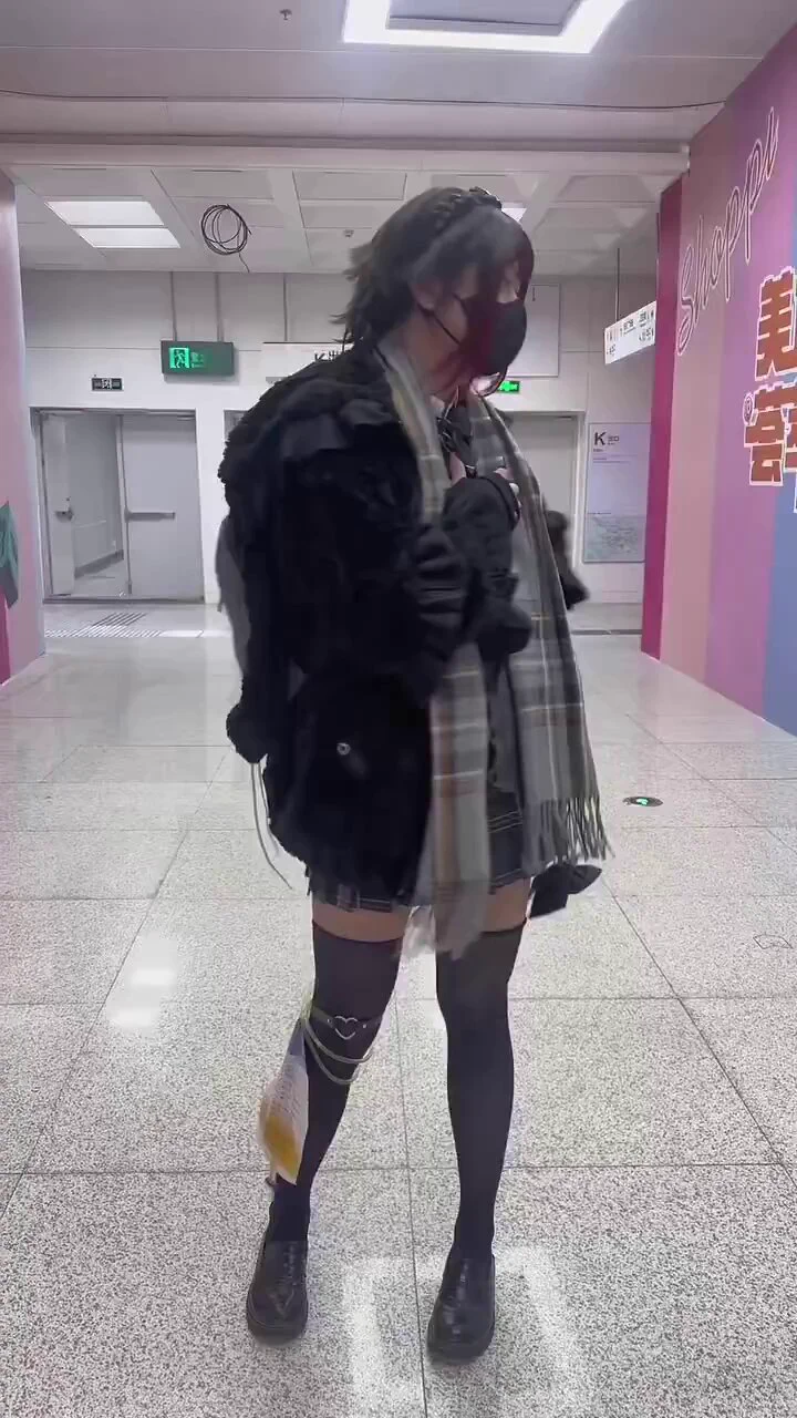 线下玩法:雌堕狗1.我会给你取个好玩的名字，你不能讲话，只能汪汪汪2.你饿了就跪爬过来，舔脚磕头讨好我求我分你点吃的，我会嚼完放你碗里3.你渴了就去刷牙，然后来舔我下面，小狗喝水的样子会吧，舔到我想尿，我会把圣水赏赐到你的碗里，你只能用舌头一点一点舔着喝完4.不能释放挑战的留言 https://t.co/hdbL5Qk1Si
