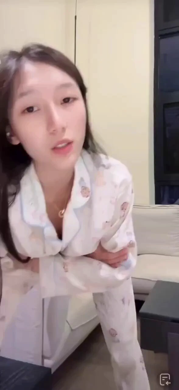 看耳钉套路 https://t.co/xFFT2uYDaf