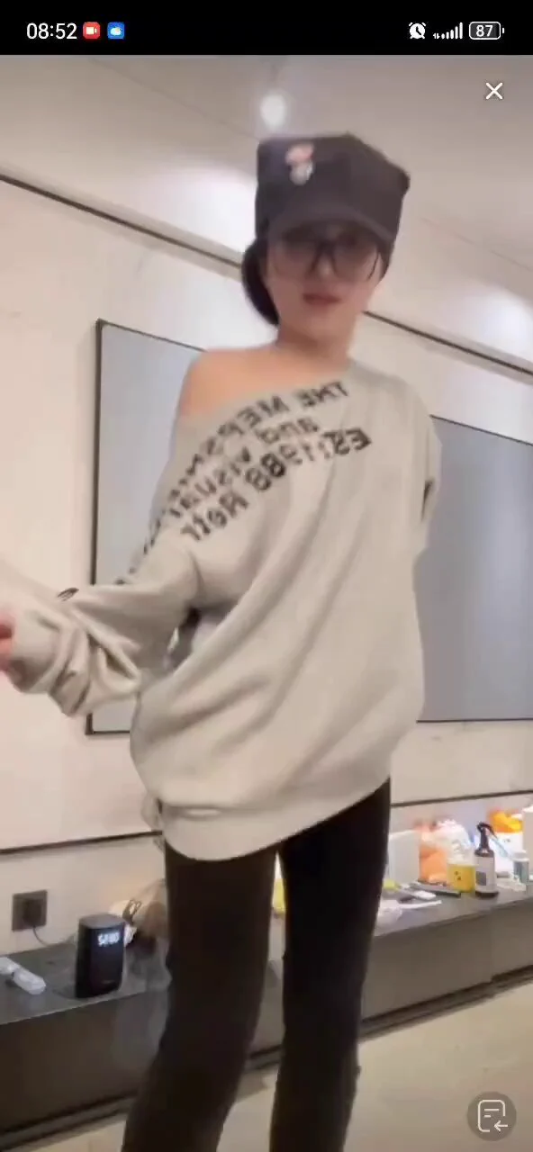 主播肯定是故意的 https://t.co/dWIpsfTlW3
