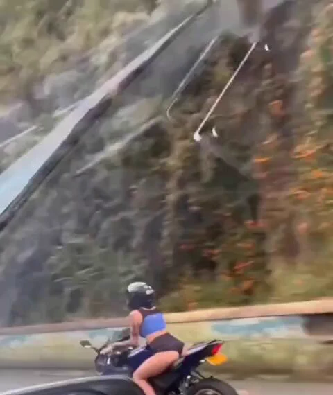 That's the attitude when you are asked to turn on your high beams 👀 https://t.co/opCQmt4C8G