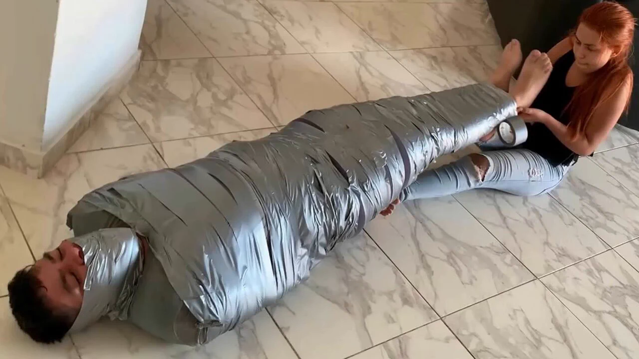 UPDATE: Chubby Jogger Guy Followed Home By A Crazy Duct-Tape Loving Latina Bitch! (Episode 1 of 2) - https://t.co/Ti8ynp3o2S#Felipe #LaikaLabado@PaysiteManager https://t.co/WKtG4paDYW